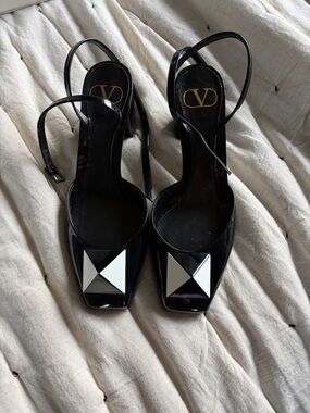 Valentino Garavani Black Patent One Stud Embellished Slingback Heels